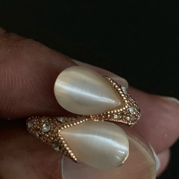 Ring - Picture 3 of 8